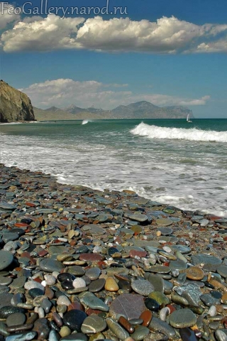 Фото Крым. Вид на Карадаг с галечного пляжа