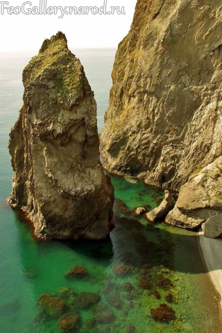 Фото Крым. Вид на скалу Парус и Бухту-Барахту
