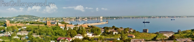 День Панорама города Феодосии и Феодосийского порта